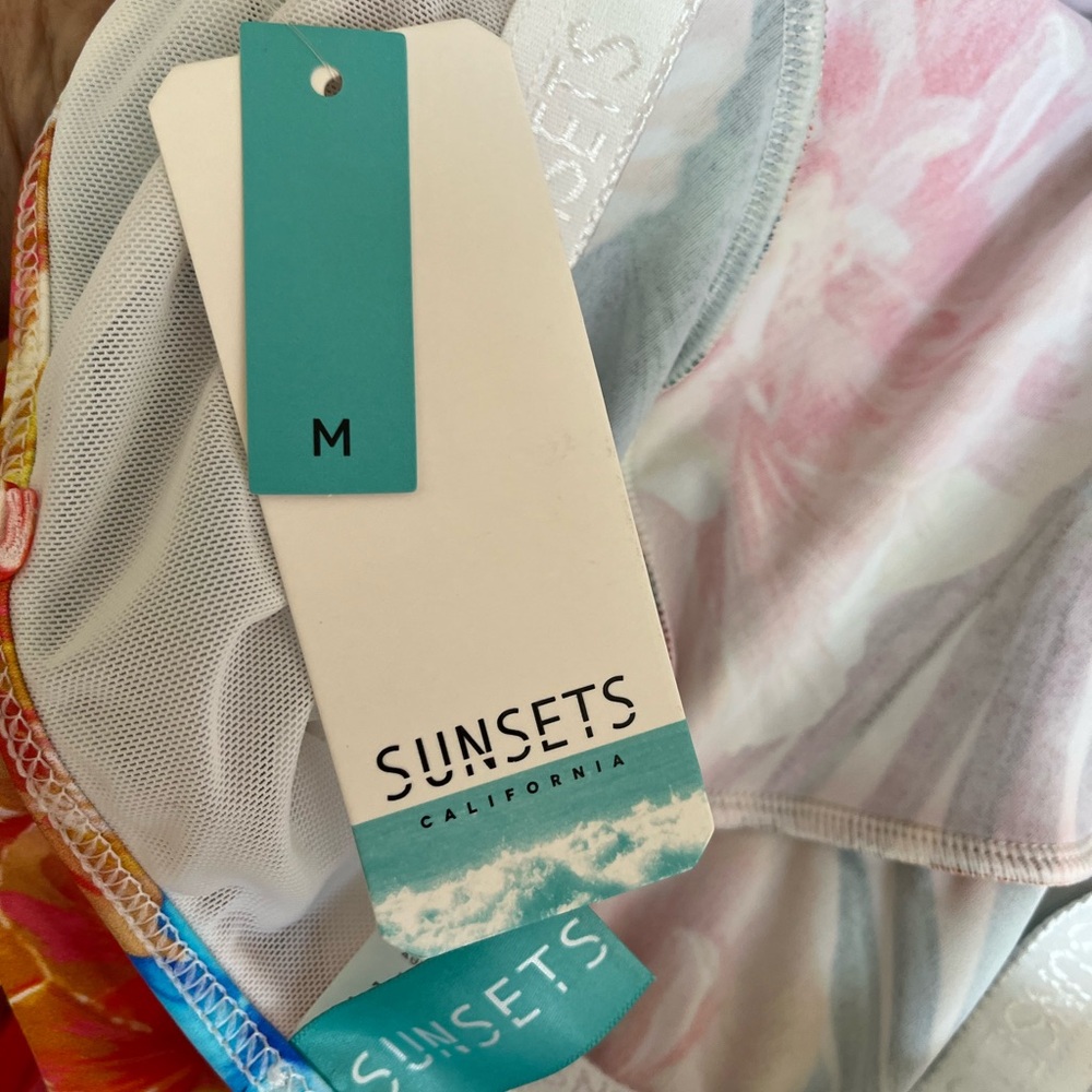 Sunsets Fiji Flora Ava Tiered Tankini Top NWT - Picture 6 of 7